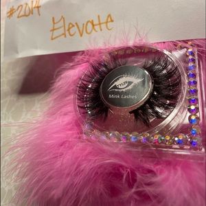 Tyler Eyez Mink Eyelashes “Elevate”